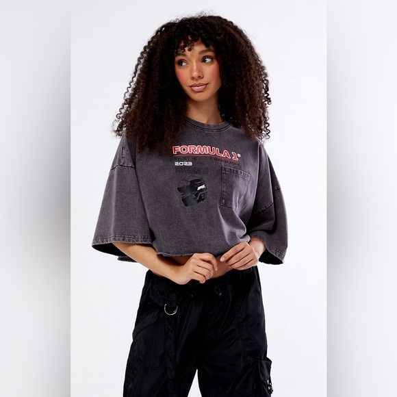 Formula 1 Tops - Formula 1 x PacSun Women’s Helmet Sport Cropped Tee in Charcoal Size M